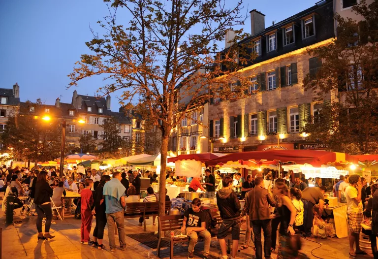 Marché gourmand, place du bourg, Rodez