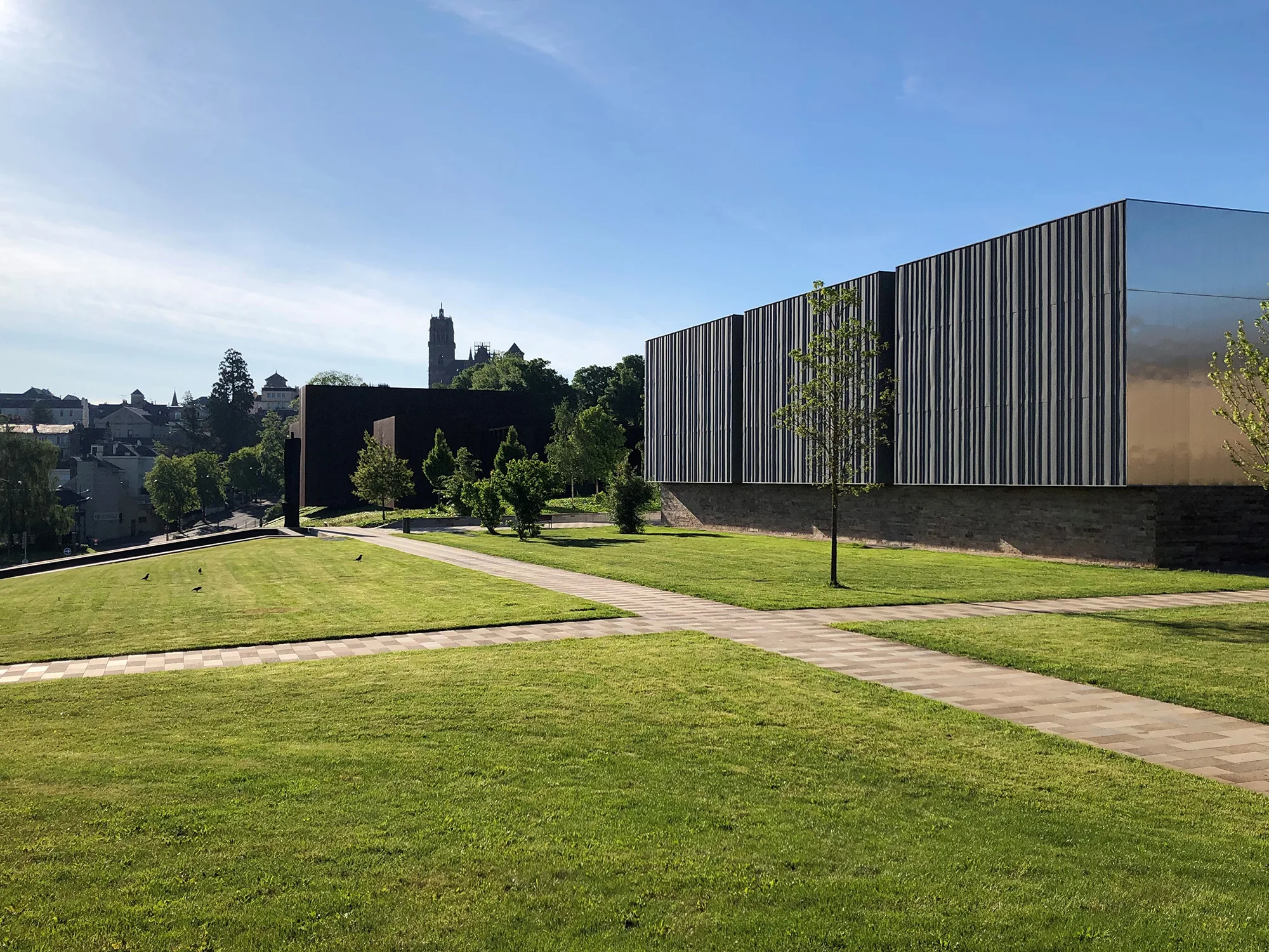 Musée Soulages et multiplexe cinéma