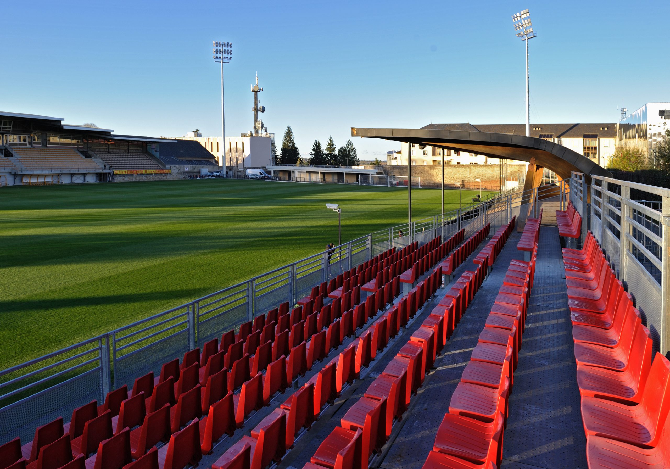 stade paul lignon tribunes