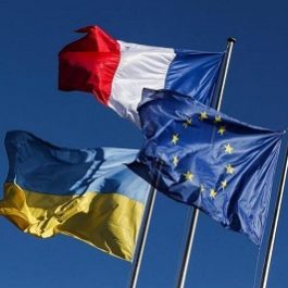 drapeaux français ukrainien européen